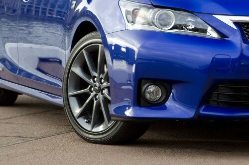 Lexus CT 200h Wheel 500x333 Lexus CT 200h with Amazing Looks