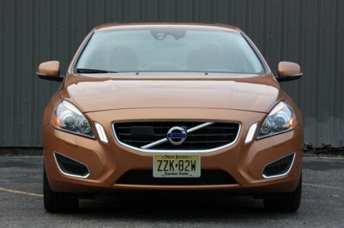 Volvo s60 2011 Volvo s60 2011 for Standing out Action in Driving